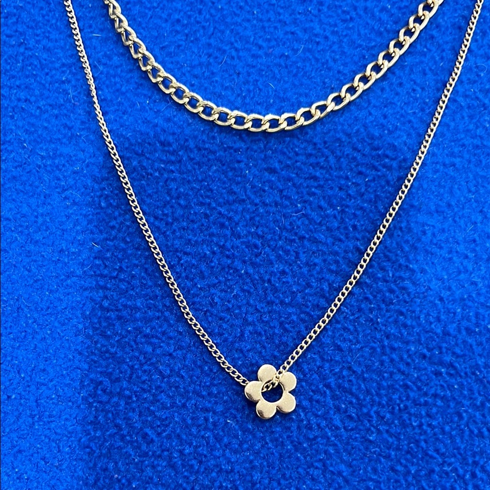 Elegant Gold Flower Pendant Necklace 1-239
